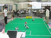 写真：ロボットによるサッカー