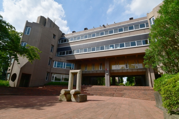 写真：大学3号館